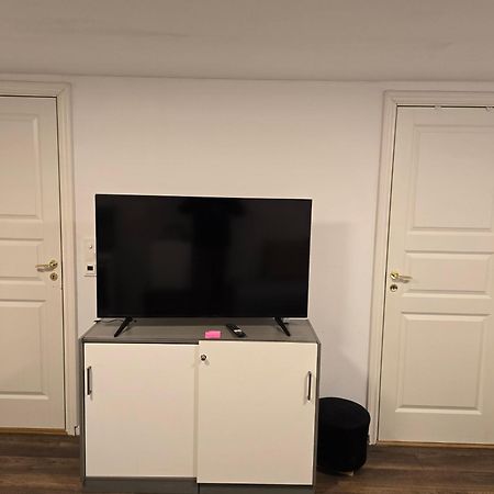 Beautiful 2 Rooms Apartment In Klofta,Near Oslo Airport& Oslo Buitenkant foto