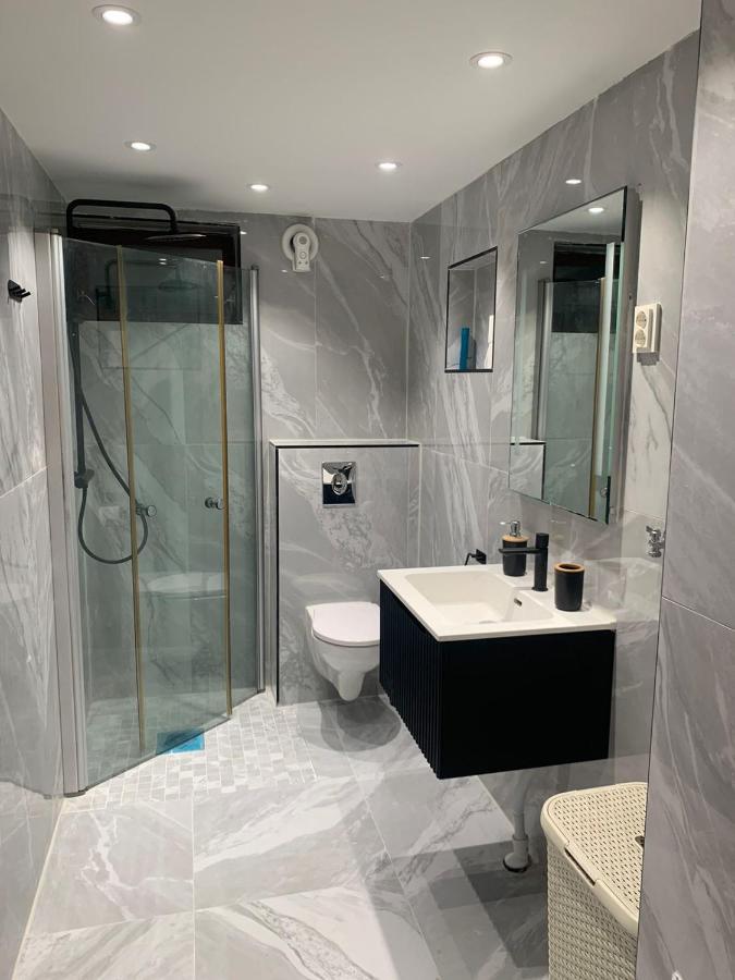 Beautiful 2 Rooms Apartment In Klofta,Near Oslo Airport& Oslo Buitenkant foto